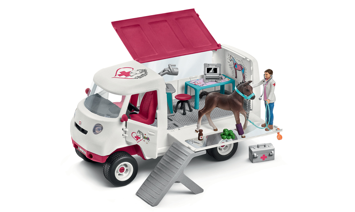Win Schleich’s Mobile Vet With Hanoverian Foal Win Schleich’s Mobile Vet With Hanoverian Foal